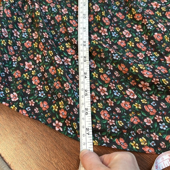 Old Navy Dark Floral and Lace Peasant Top XL - Picture 6 of 6